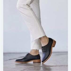 Nisolo James Oxford in Black